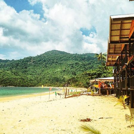 Beachfront Hut Upstairs Astra - Beach Shack Chalet Kampong Juara Ngoại thất bức ảnh