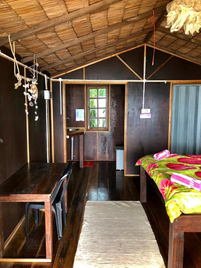 Beachfront Hut Upstairs Astra - Beach Shack Chalet Kampong Juara Ngoại thất bức ảnh