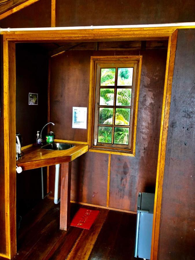 Beachfront Hut Upstairs Astra - Beach Shack Chalet Kampong Juara Ngoại thất bức ảnh